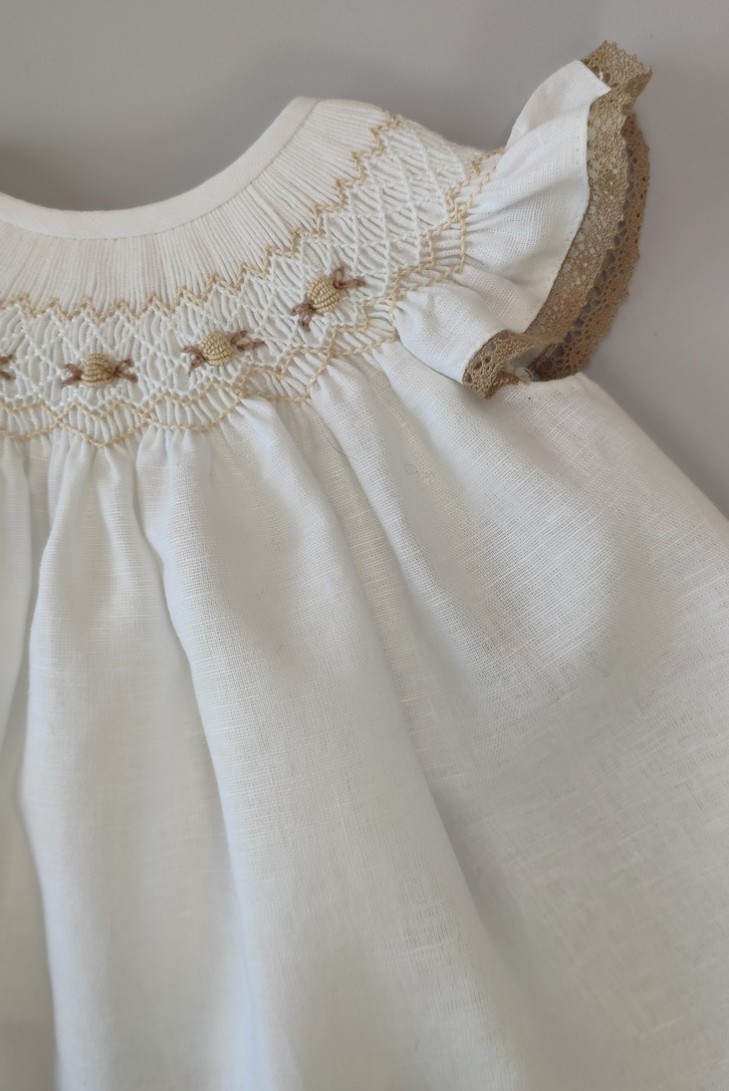 VESTIDO LINO, BLANCO/TOSTADO. VERANO 23.