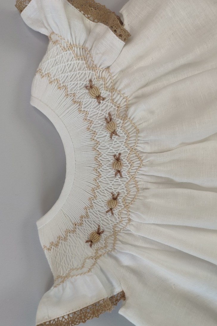 VESTIDO LINO, BLANCO/TOSTADO. VERANO 23.