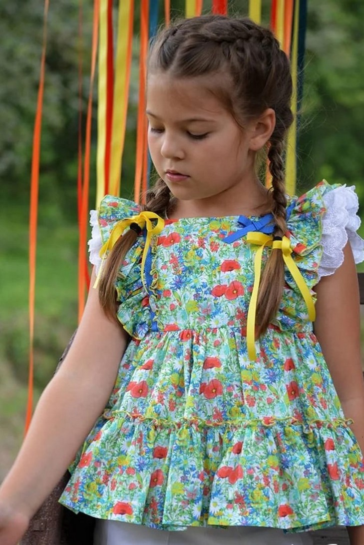 CONJUNTO NIÑA BLUSÓN Y SHORT COLECCIÓN WENDY, MULTICOLOR.NOMA FERNÁNDEZ. VERANO 23.