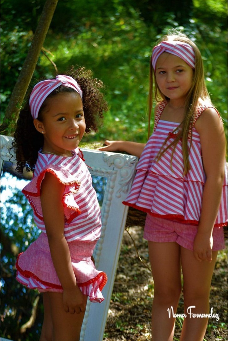 CONJUNTO NIÑA BLUSA Y BOMBACHO COLECCIÓN CAMPANILLA, ROJO/BLANCO.NOMA FERNÁNDEZ. VERANO 23.