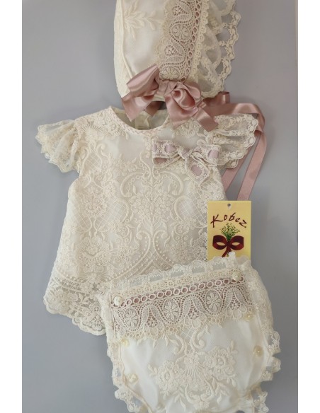 CONJUNTO BLUSA, CUBREPAÑAL Y CAPOTA. VERANO.