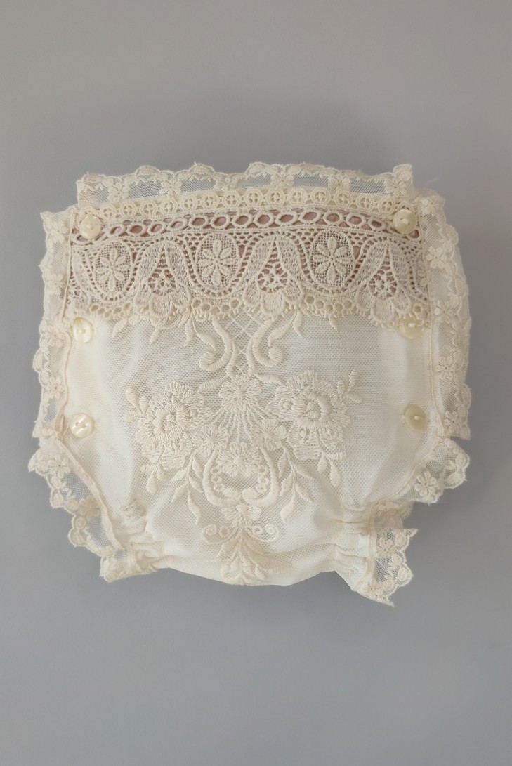 CONJUNTO BLUSA, CUBREPAÑAL Y CAPOTA. VERANO.