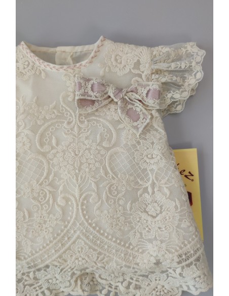 CONJUNTO BLUSA, CUBREPAÑAL Y CAPOTA. VERANO.