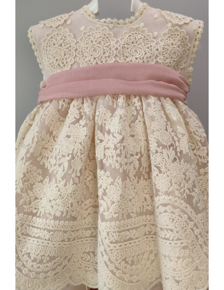 VESTIDO, BRAGUITA Y CAPOTA, CEREMONIA.