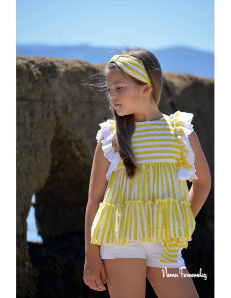 CONJUNTO NIÑA BLUSÓN Y SHORT COLECCIÓN LEMON, AMARILLO/BLANCO.NOMA FERNÁNDEZ. VERANO 23.