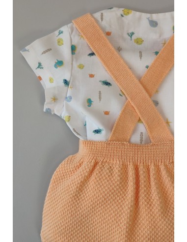 PETO TIRANTES NIÑO Y BLUSITA ESTAMPADA "AZUCENA", MANDARINA. VERANO 23.