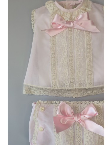 CONJUNTO UNISEX BATISTA 2 PIEZAS, ROSA BEBÉ/CRUDO. VERANO.
