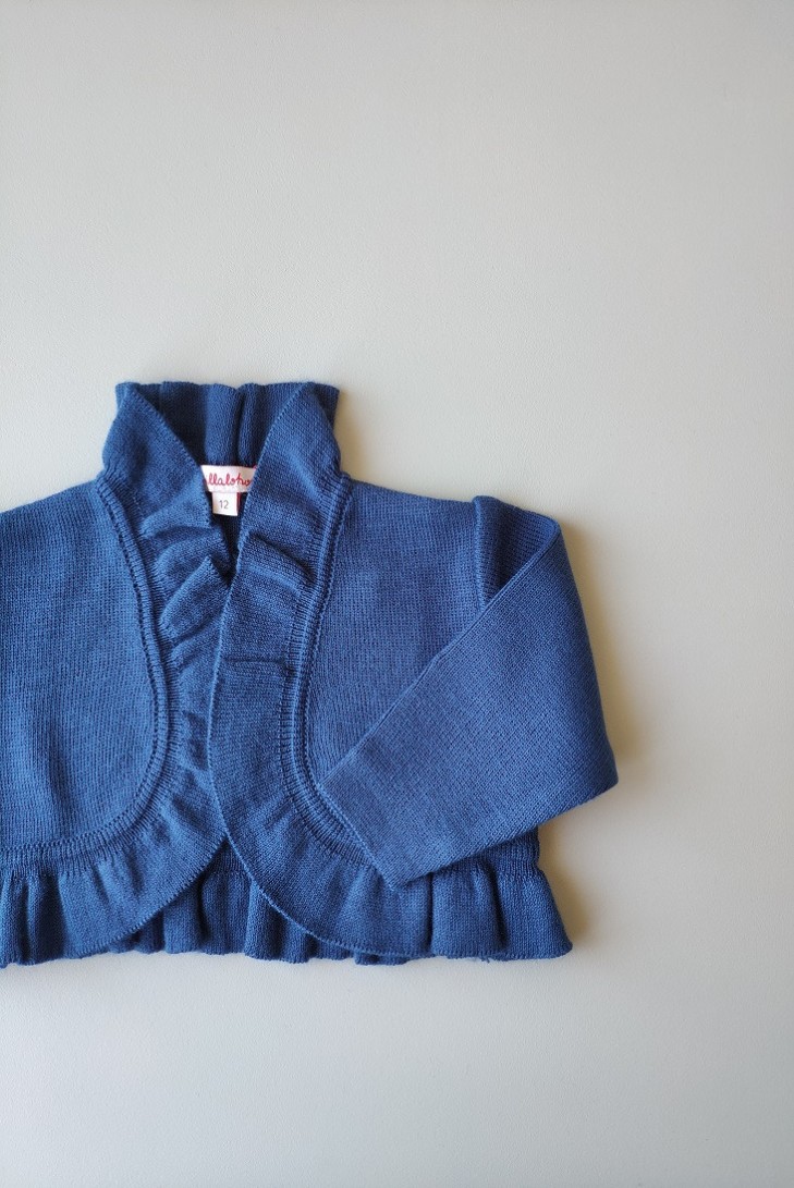 CHAQUETA BOLERO DE PUNTO AZUL FRANCIA DE VILLALOBOS.