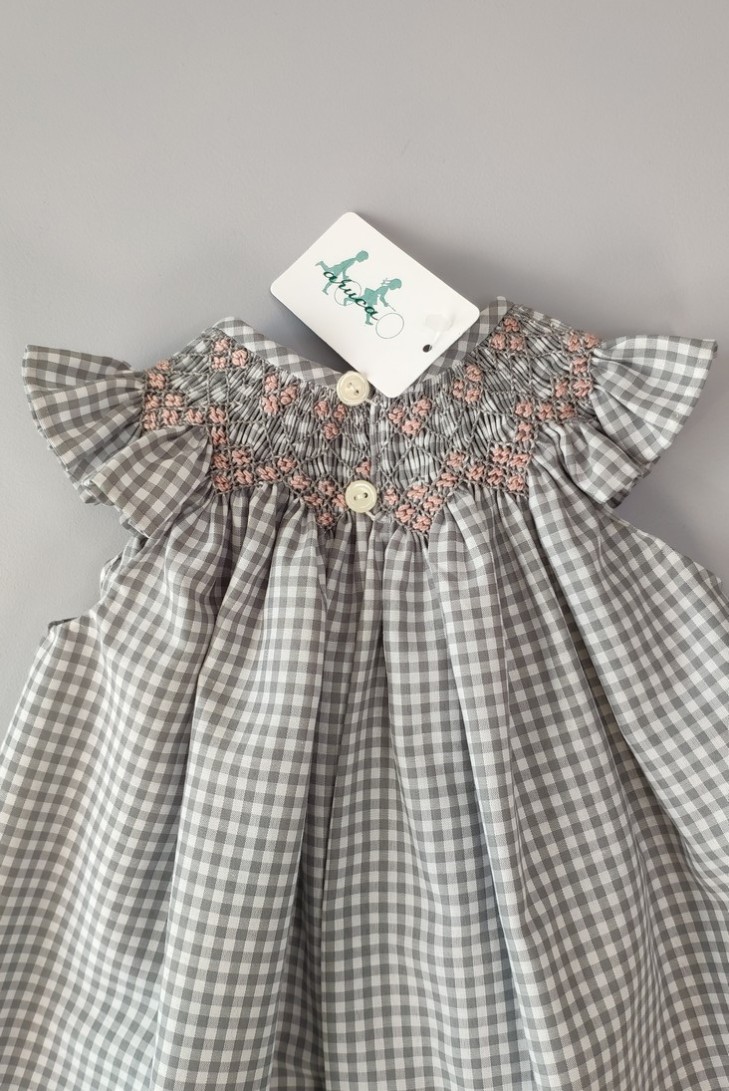 VESTIDO BORDADO PUNTO SMOCK, VICHY GRIS/ROSA. VERANO.