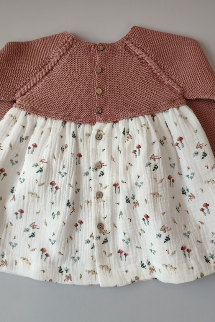 VESTIDO "LITTLE BOLETUS" DE PANGASA BABY, ROSÉ. INVIERNO 23.