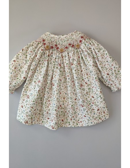 VESTIDO BORDADO PUNTO SMOCK FLORES, FRESA. INVIERNO 23.