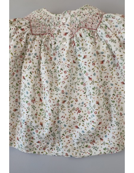 VESTIDO BORDADO PUNTO SMOCK FLORES, FRESA. INVIERNO 23.