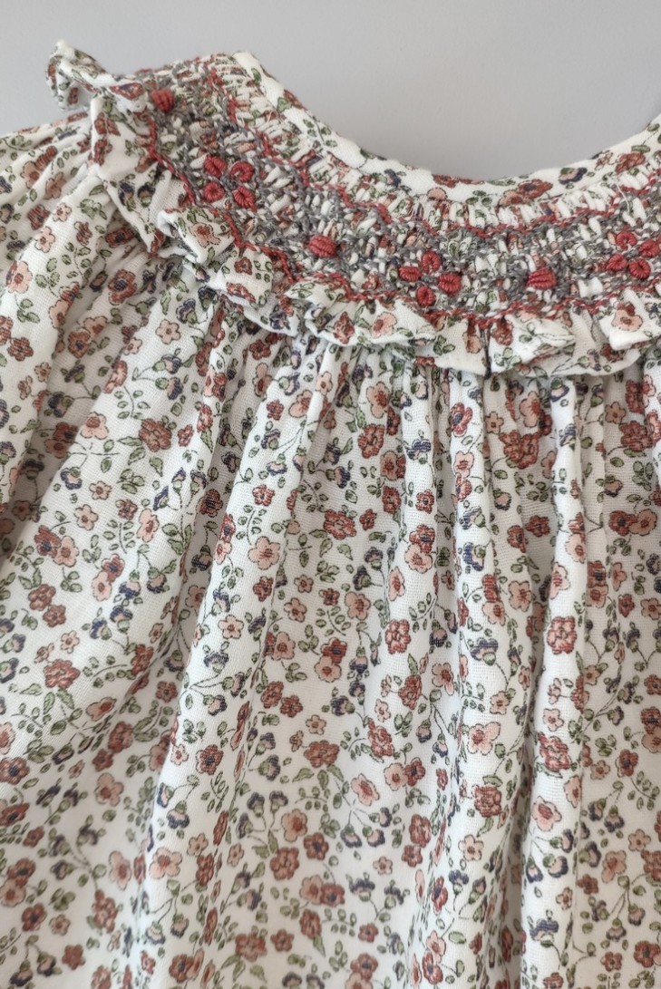VESTIDO BORDADO PUNTO SMOCK FLORES, ROSA. INVIERNO 23.