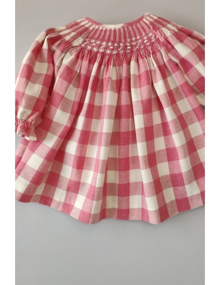 VESTIDO BORDADO PUNTO SMOCK VICHY, FRESA. INVIERNO 23.