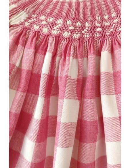 VESTIDO BORDADO PUNTO SMOCK VICHY, FRESA. INVIERNO 23.