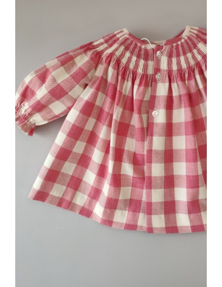VESTIDO BORDADO PUNTO SMOCK VICHY, FRESA. INVIERNO 23.
